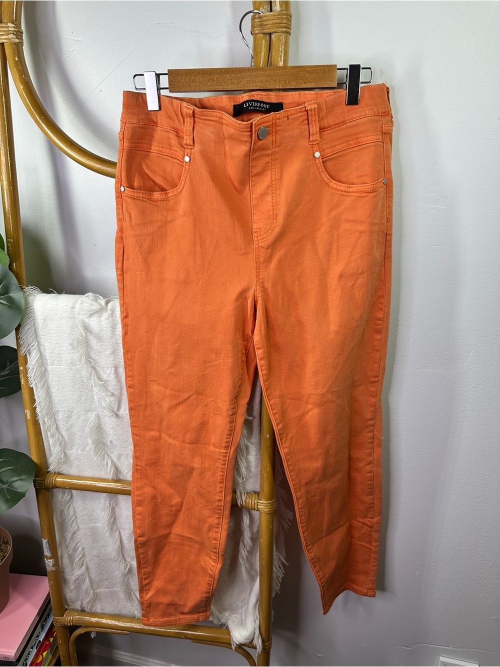 Liverpool Coral The Skinny Crop sz 30